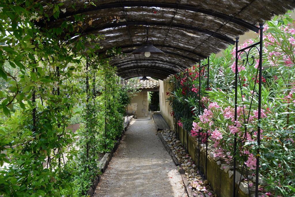Hameau Des Baux Hotel Paradou Exterior foto